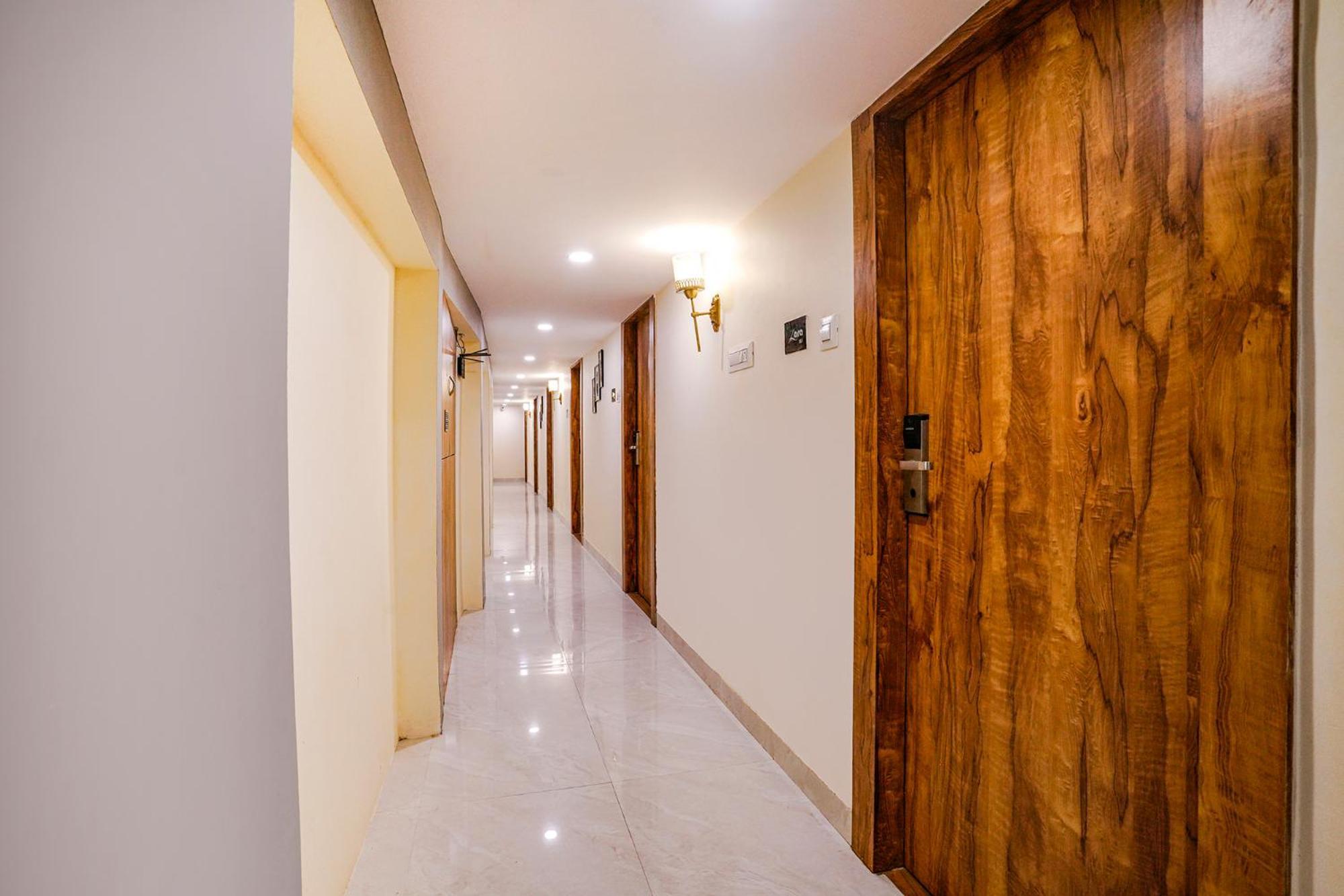 Fabhotel Grand Prime Nr Nesco Hotel 뭄바이 외부 사진